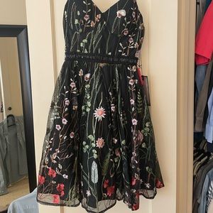 NWT Mac Duggal Black Floral Embroidered Bustier A-line Dress